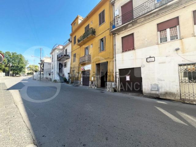 Locale Commerciale in affitto a Piedimonte Matese, Campania