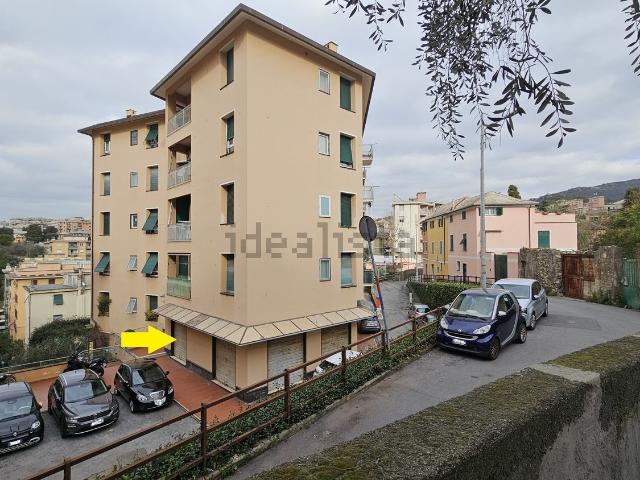 Locale Commerciale in affitto a Levante, Serra Riccò
