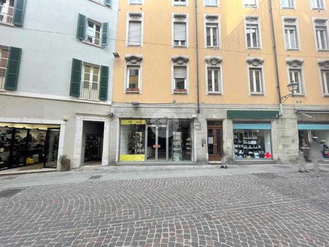 Locale Commerciale in affitto a Zona Centro, Brescia