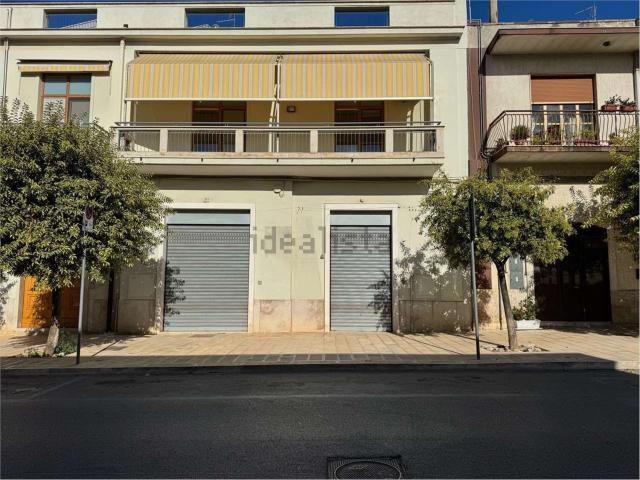 Locale Commerciale in affitto a Puglia, Bari