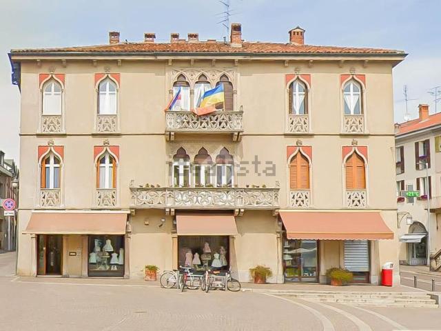 Locale Commerciale in affitto a Melegnano, Lombardia