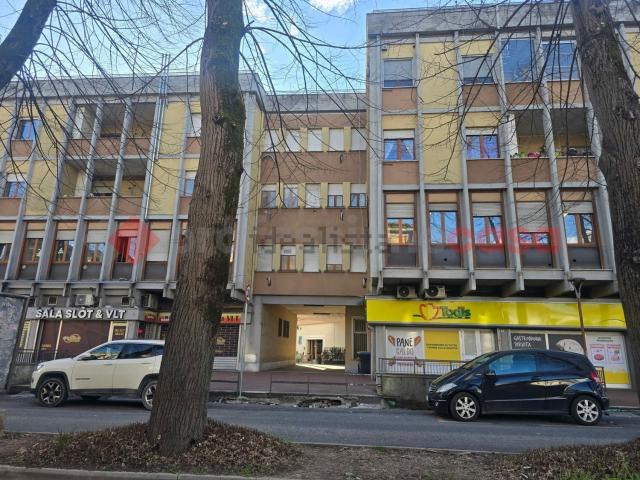 Locale Commerciale in affitto a Rieti, Lazio