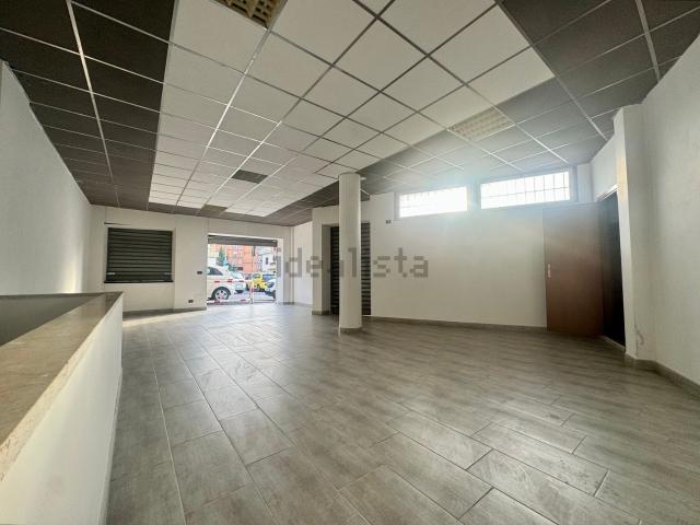 Locale Commerciale in affitto a Tor Lupara, Roma Capitale