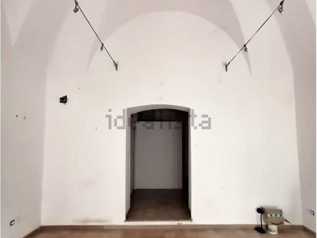 Locale Commerciale in affitto a Puglia, Foggia