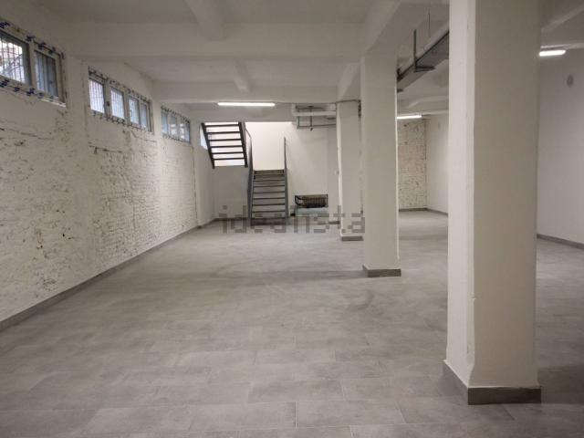 Locale Commerciale in affitto a Circoscrizione 7, Piemonte