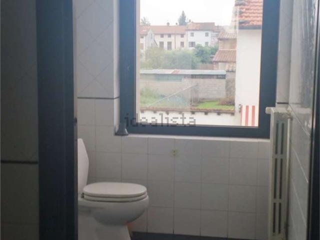 Locale Commerciale in affitto a Capannori, Lucca