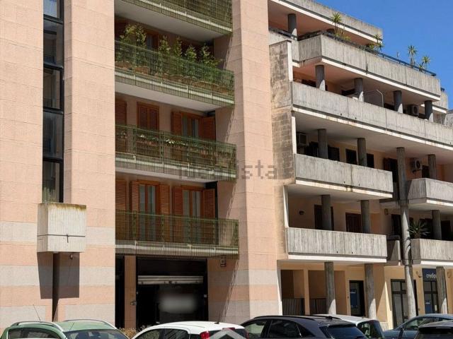 Locale Commerciale in affitto a Puglia, Lecce