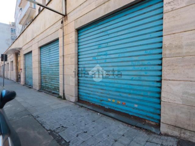 Locale Commerciale in affitto a Piemonte, Alessandria