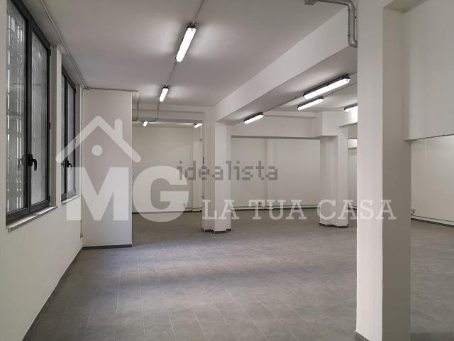 Locale Commerciale in affitto a Municipio 2, Milano