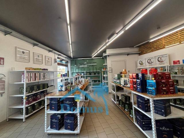 Locale Commerciale in affitto a Piemonte, Torino