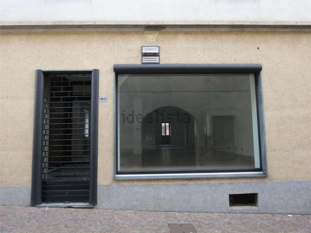 Locale Commerciale in affitto a Cascina del Pè, Faloppio