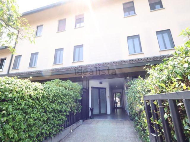 Locale Commerciale in affitto a Lissone, Lombardia