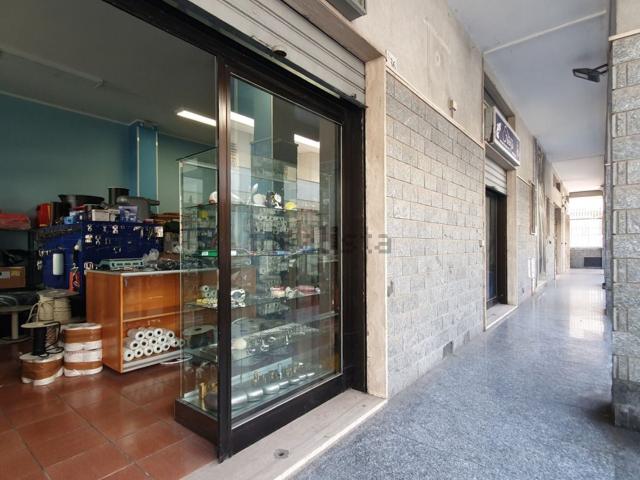 Locale Commerciale in affitto a Puglia, Lecce
