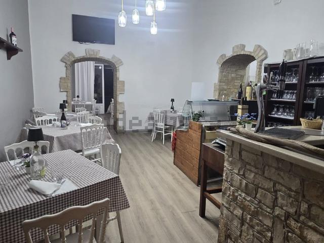 Locale Commerciale in affitto a Castel San Giorgio, Campania