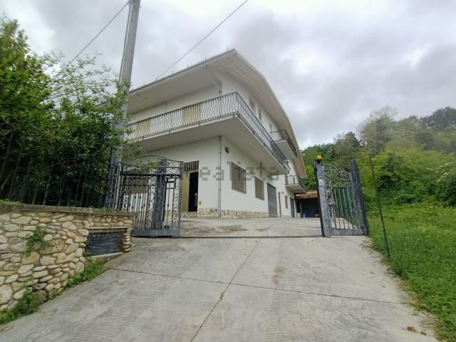 Locale Commerciale in affitto a San Martino Sulla, Abruzzo