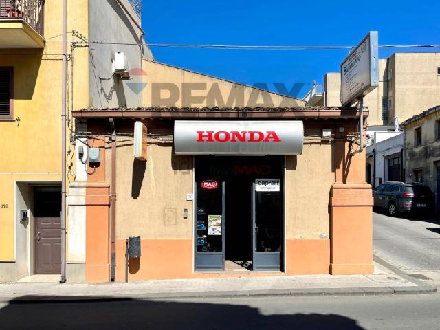 Locale Commerciale in affitto a Grammichele, Sicilia