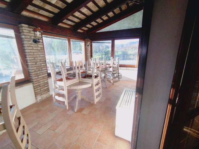 Locale Commerciale in affitto a Roncofreddo, Reggio Emilia