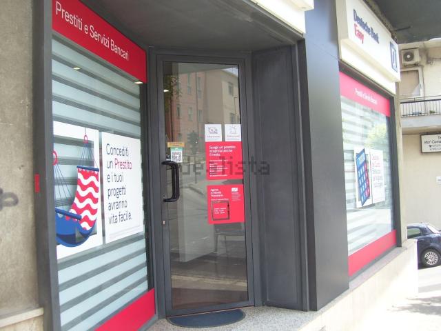 Locale Commerciale in affitto a Ragusa, Sicilia