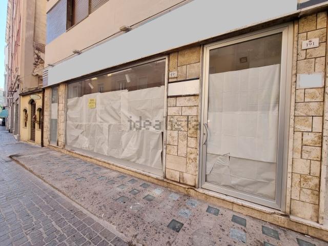 Locale Commerciale in affitto a Biddanoa/Villanova, Cagliari