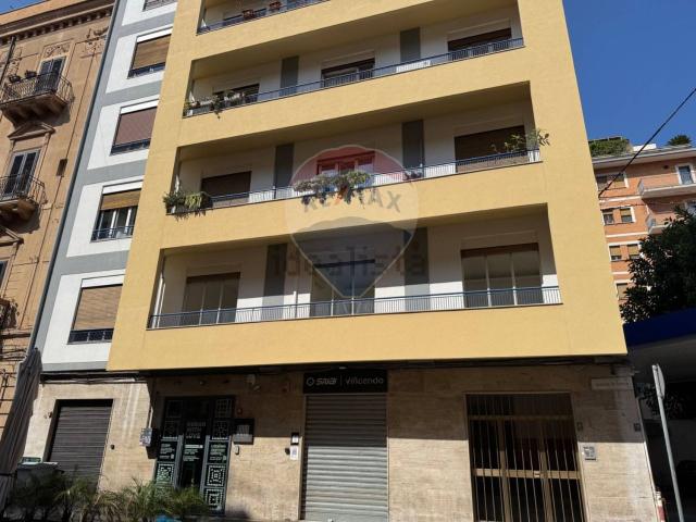 Locale Commerciale in affitto a VIII Circoscrizione, Palermo