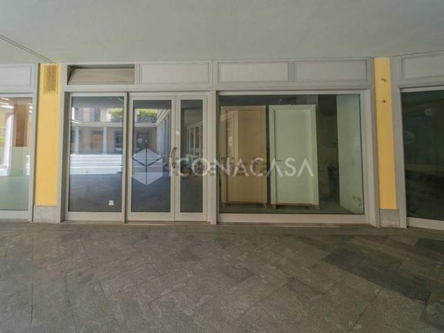Locale Commerciale in affitto a San Lorenzo, Parabiago
