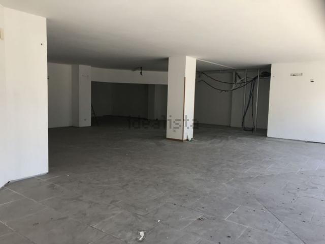 Locale Commerciale in affitto a Patrica, Frosinone