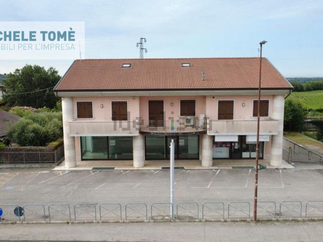 Locale Commerciale in affitto a Santa Maria, Negrar