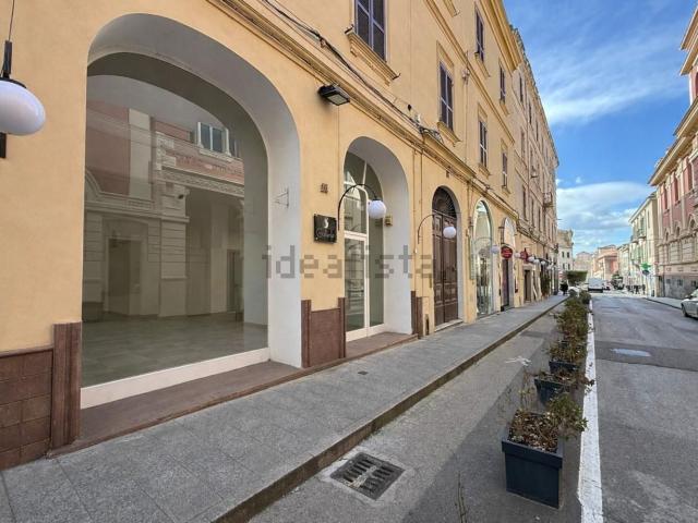 Locale Commerciale in affitto a Cappuccini, Cala Di Volpe