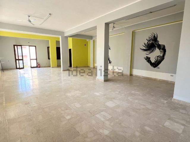 Locale Commerciale in affitto a Perriera, Sciacca