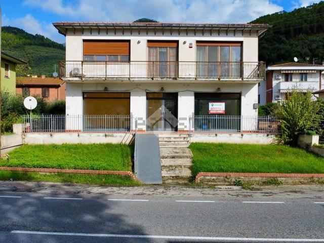 Locale Commerciale in affitto a Gabella, Calci