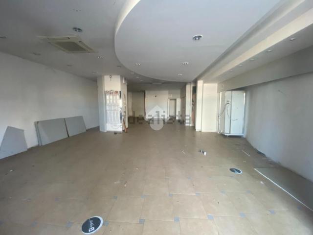 Locale Commerciale in affitto a Castiglione Delle Stiviere, Lombardia