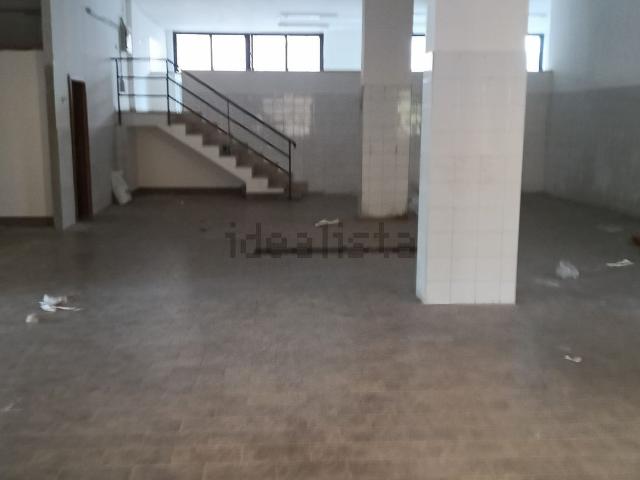Locale Commerciale in affitto a Telese Terme, Campania