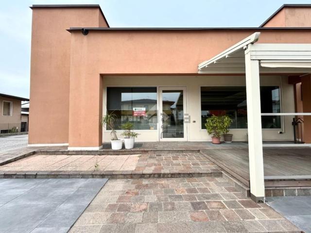 Locale Commerciale in affitto a Monastiero, San Martino Di Lupari