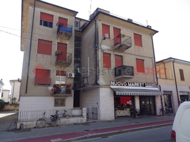 Locale Commerciale in affitto a Romito, Pontedera