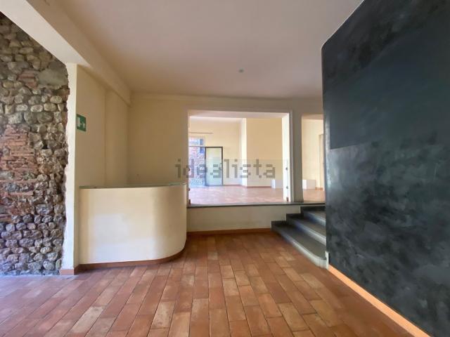 Locale Commerciale in affitto a Unione dei Comuni Circondario dell'Empolese Valdelsa, Montelupo Fiorentino