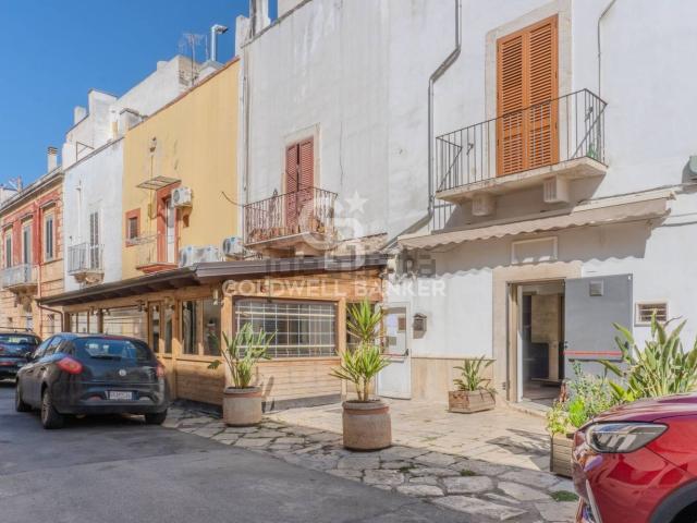 Locale Commerciale in affitto a Puglia, Bari