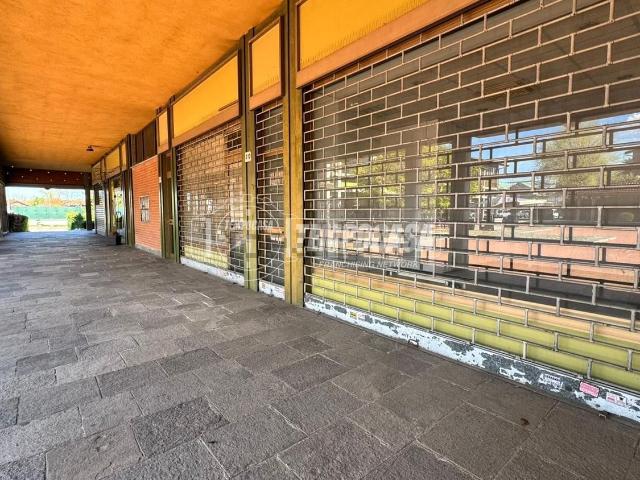 Locale Commerciale in affitto a Piemonte, Torino