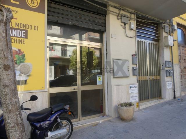 Locale Commerciale in affitto a Ragusa, Sicilia