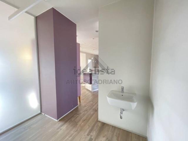 Locale Commerciale in affitto a Fonte, Loria