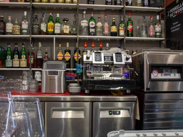 Locale Commerciale in affitto a San Pantaleo, Sassari