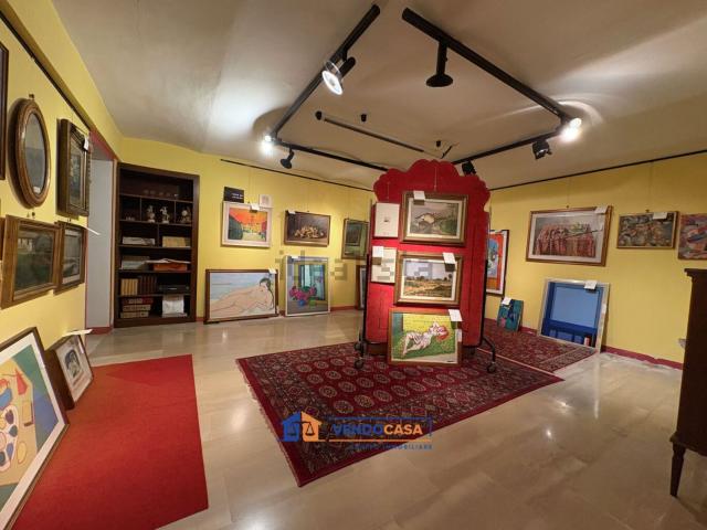 Locale Commerciale in affitto a Dogliani, Cuneo