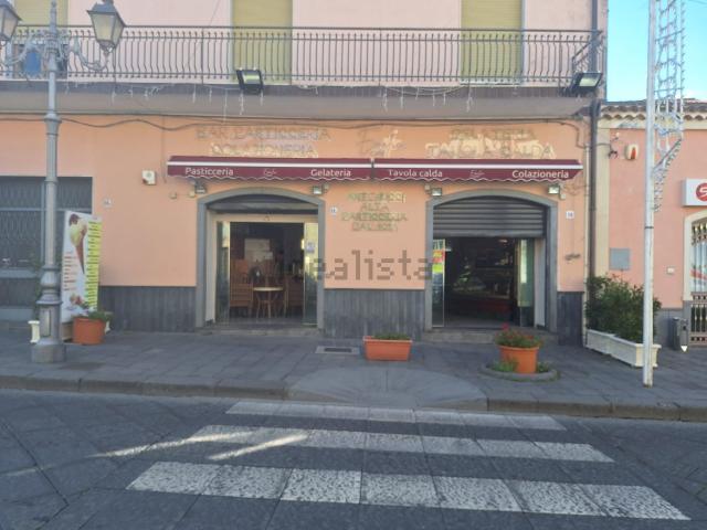 Locale Commerciale in affitto a Pedara, Sicilia
