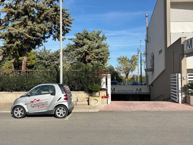 Locale Commerciale in affitto a Municipio 1, Puglia