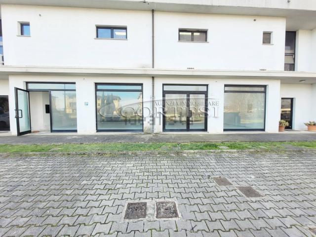 Locale Commerciale in affitto a Verna, Umbertide
