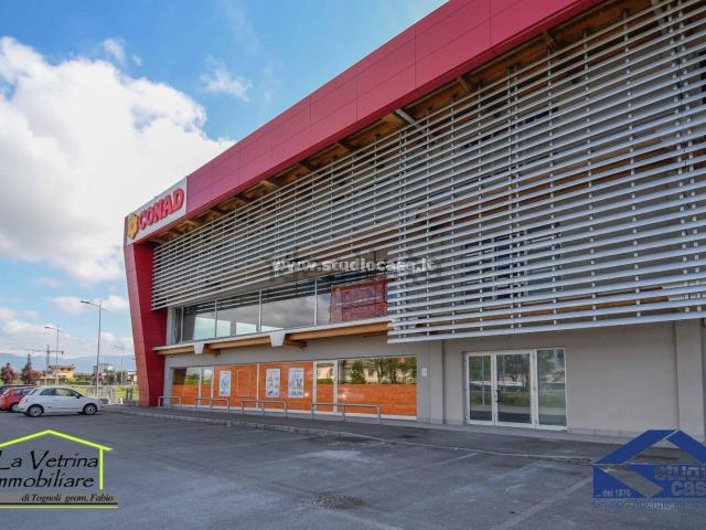 Locale Commerciale in affitto a Bolgare, Lombardia