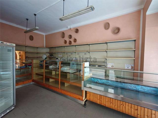Locale Commerciale in affitto a Rione San Secondo, Piemonte