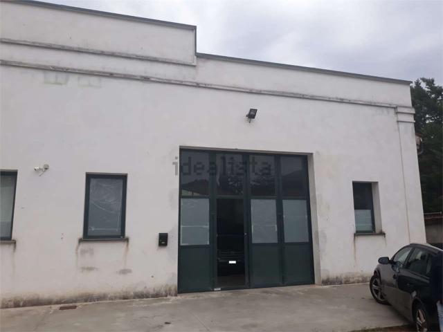 Locale Commerciale in affitto a Quarrata, Toscana