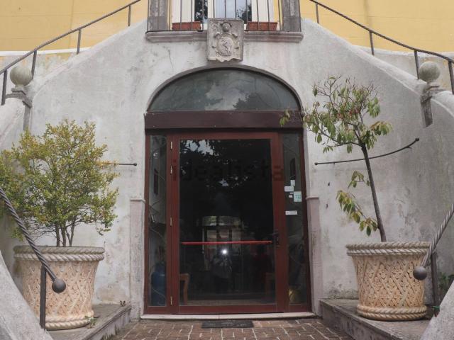 Locale Commerciale in affitto a Sant'agata De' Goti, Campania