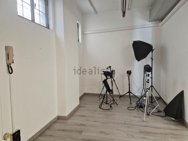 Locale Commerciale in affitto a Zona Centro, Brescia