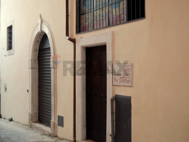 Locale Commerciale in affitto a Quarto di San Giovanni, Tornimparte